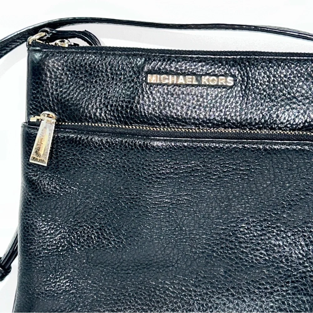 MICHAEL KORS RILEY LEATHER FLAT CROSSBODY‎ WOMEN'S BLACK BAG PURSE
